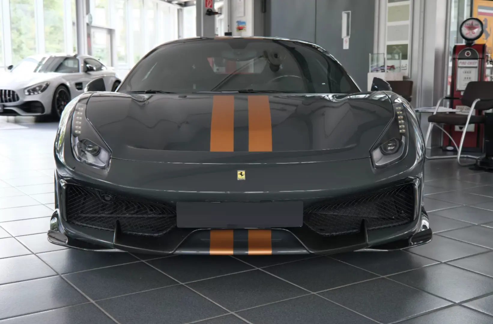 Ferrari 488 Pista DCT Carbon-Exterior TwoTonePaint