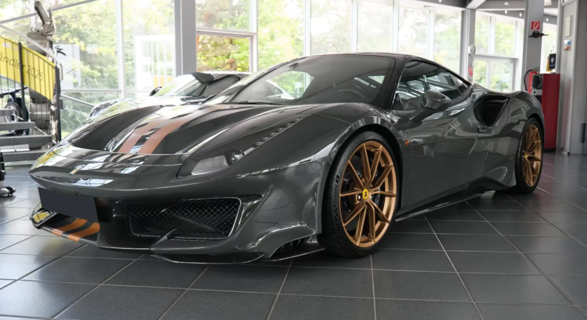 Ferrari 488 Pista DCT Carbon-Exterior TwoTonePaint
