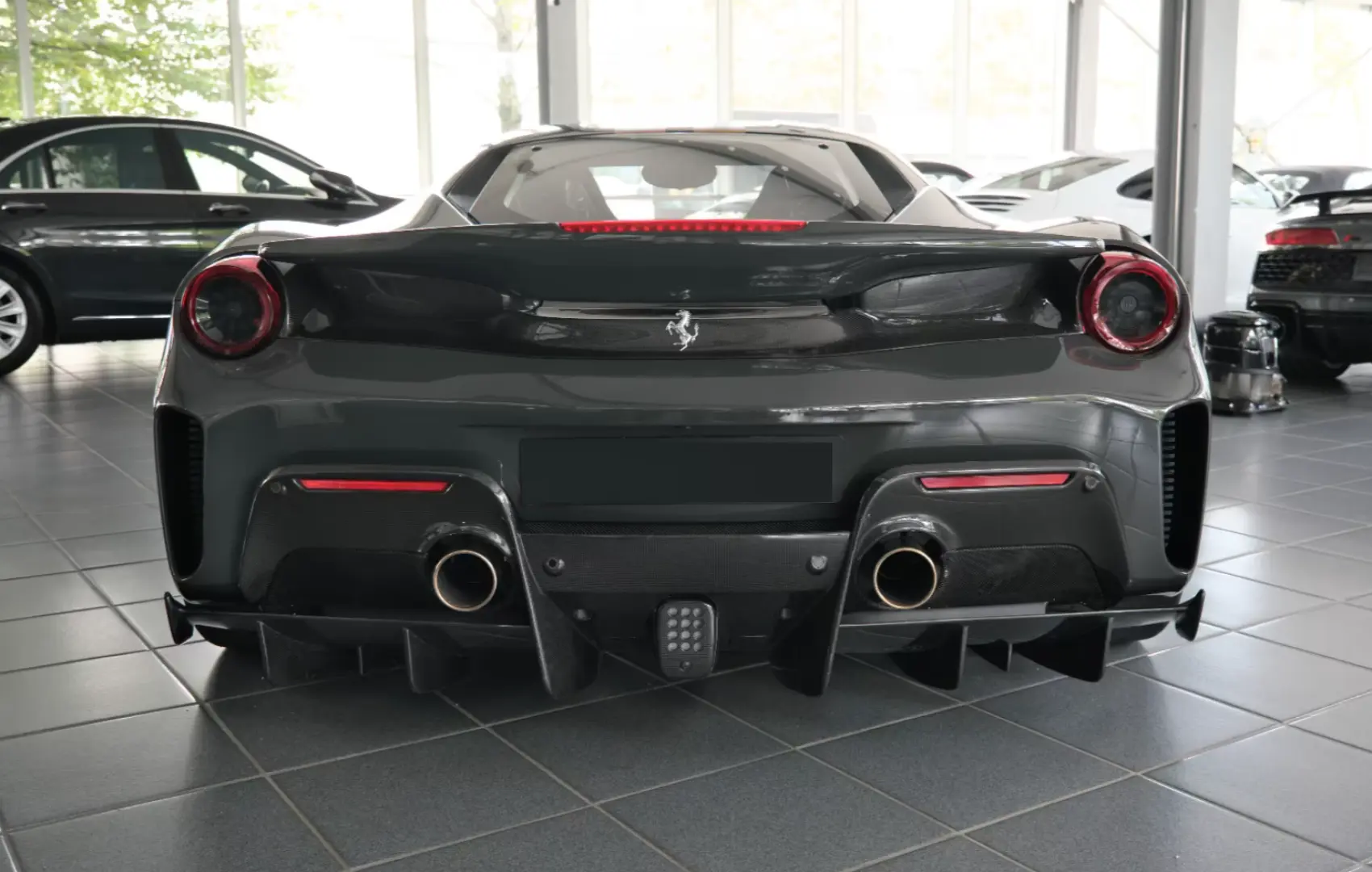 Ferrari 488 Pista DCT Carbon-Exterior TwoTonePaint