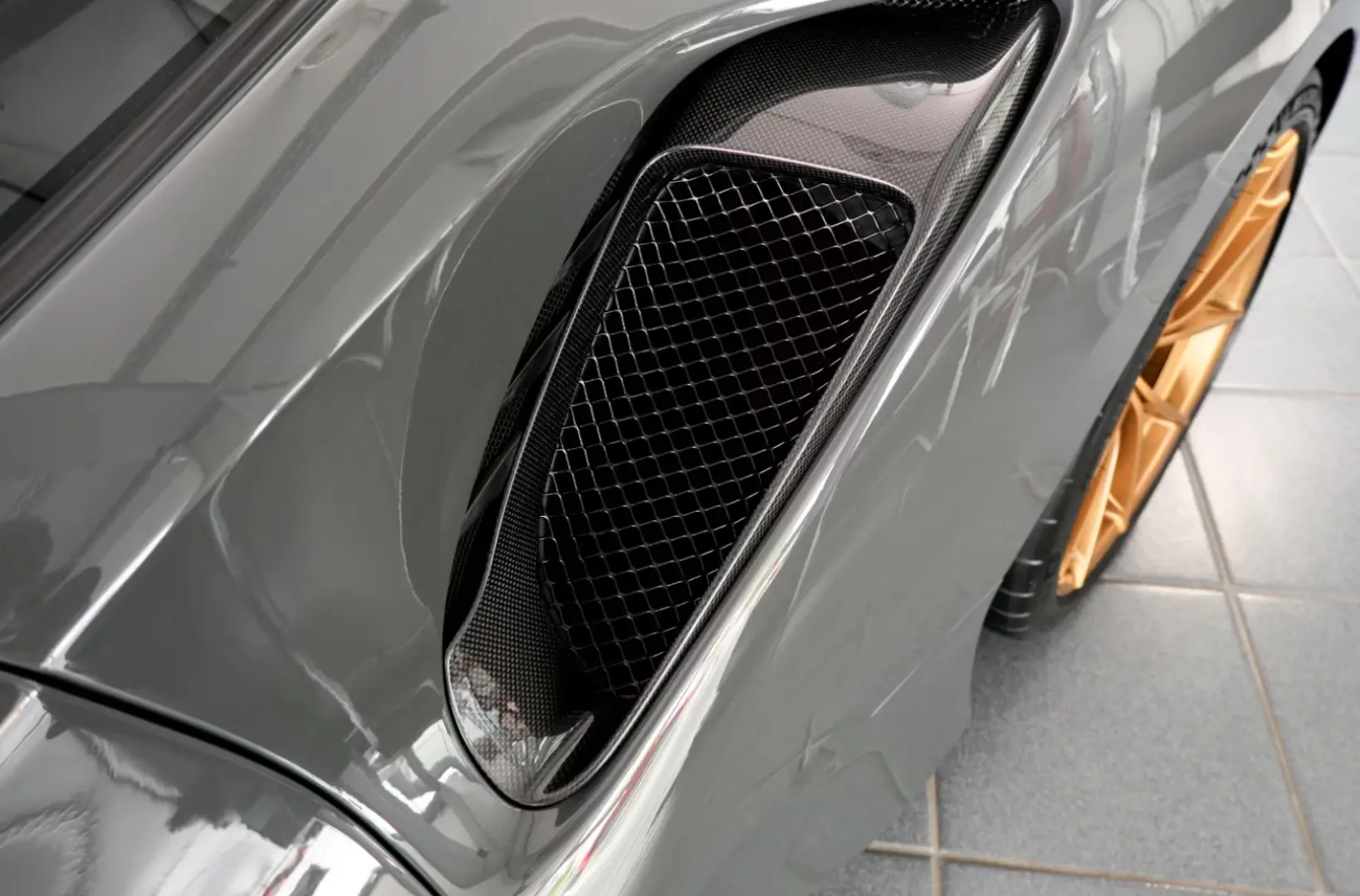 Ferrari 488 Pista DCT Carbon-Exterior TwoTonePaint