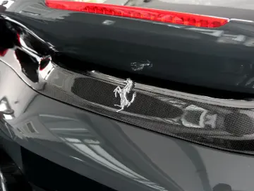 Ferrari 488 Pista DCT Carbon-Exterior TwoTonePaint