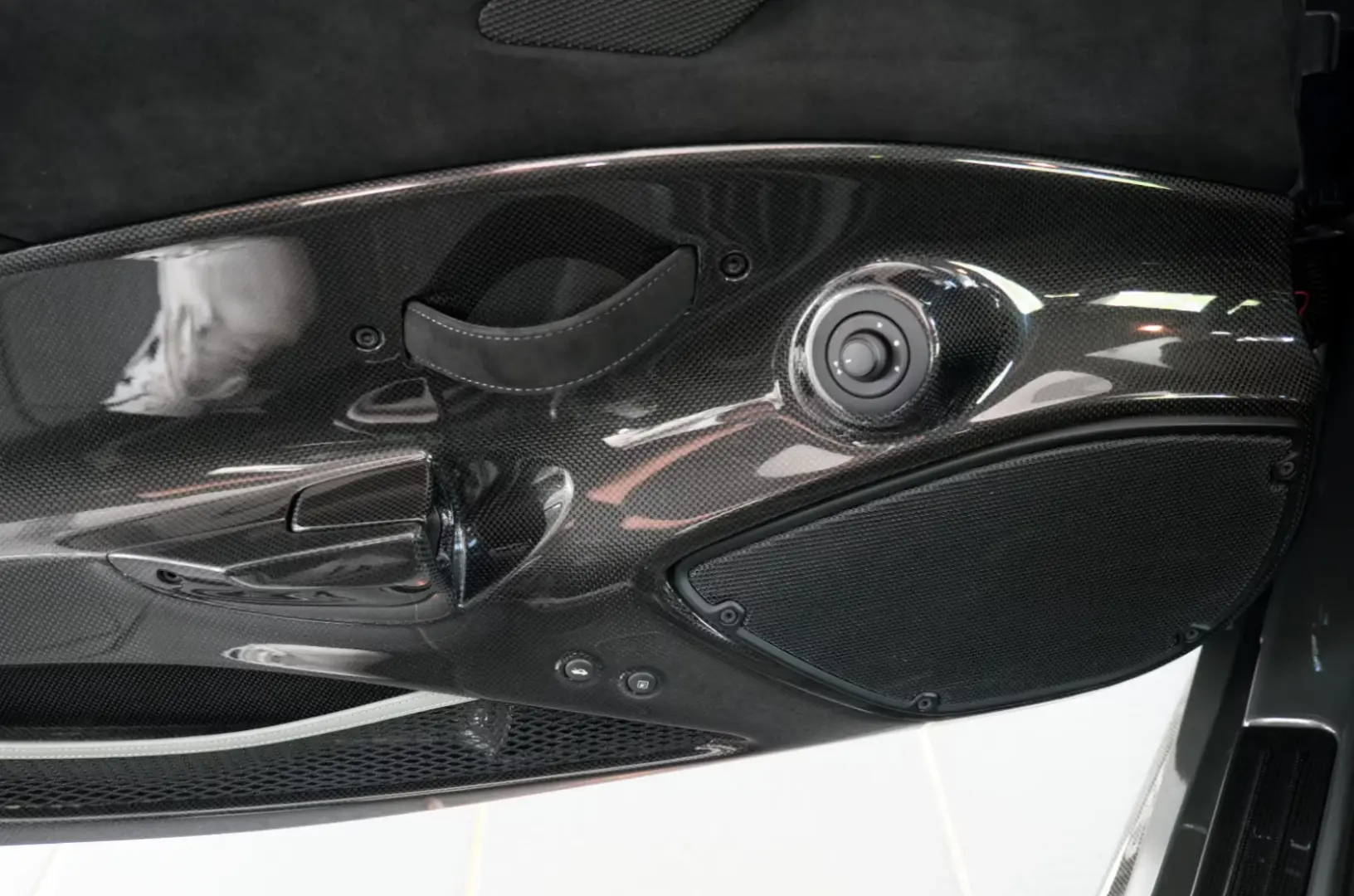 Ferrari 488 Pista DCT Carbon-Exterior TwoTonePaint