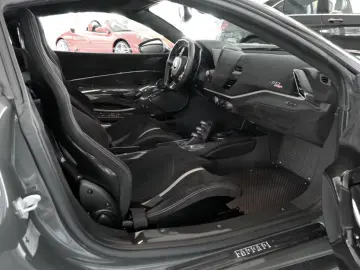 Ferrari 488 Pista DCT Carbon-Exterior TwoTonePaint
