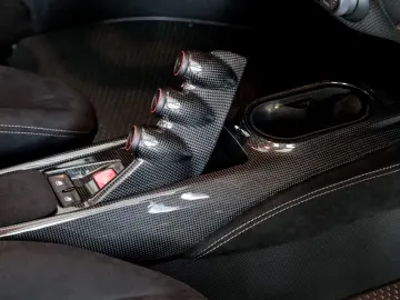 Ferrari 488 Pista DCT Carbon-Exterior TwoTonePaint