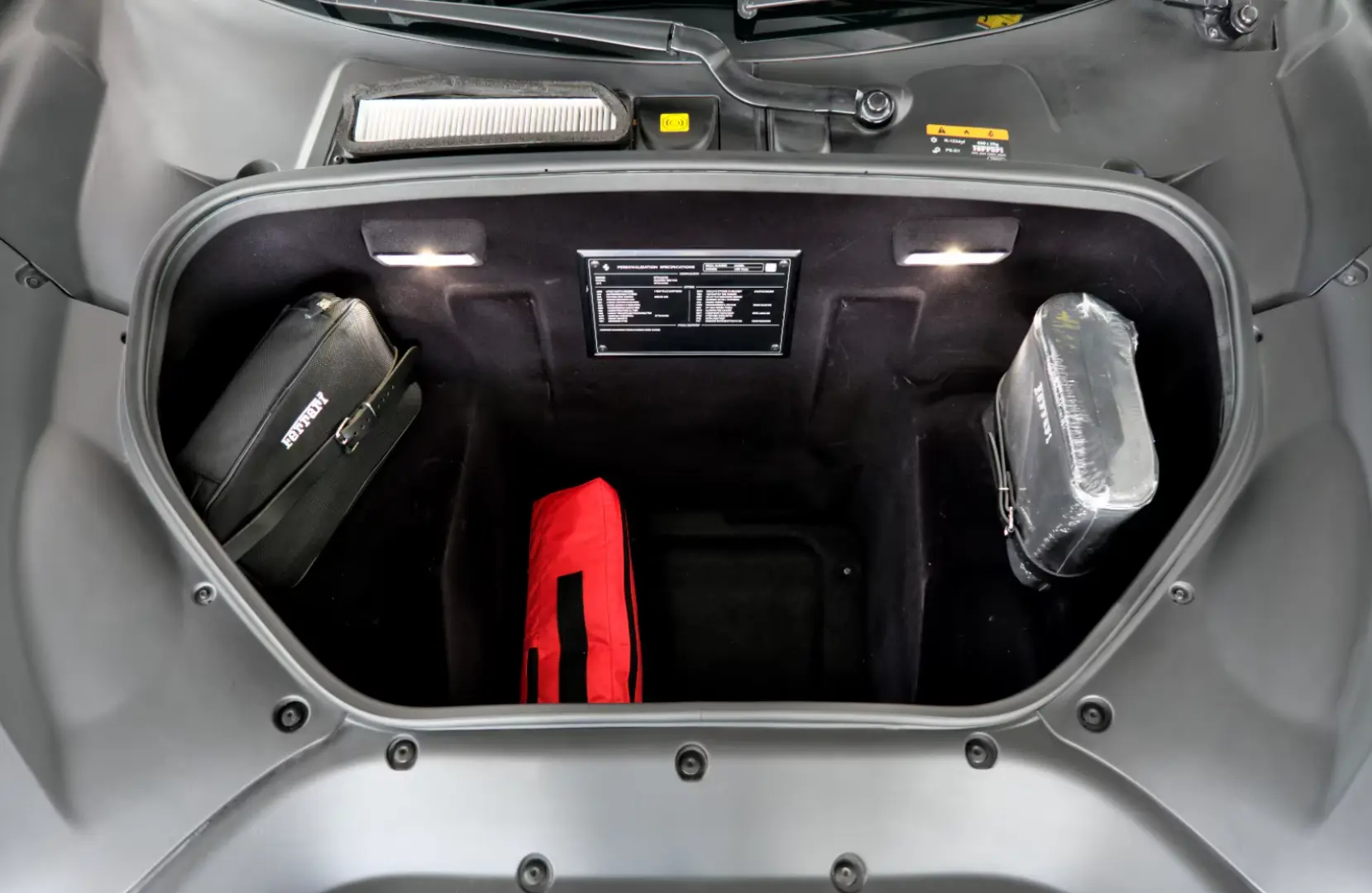 Ferrari 488 Pista DCT Carbon-Exterior TwoTonePaint