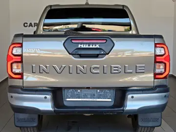 Hilux 2.8 D-4D Invincible DOKA ACC WERKSGARANTIE