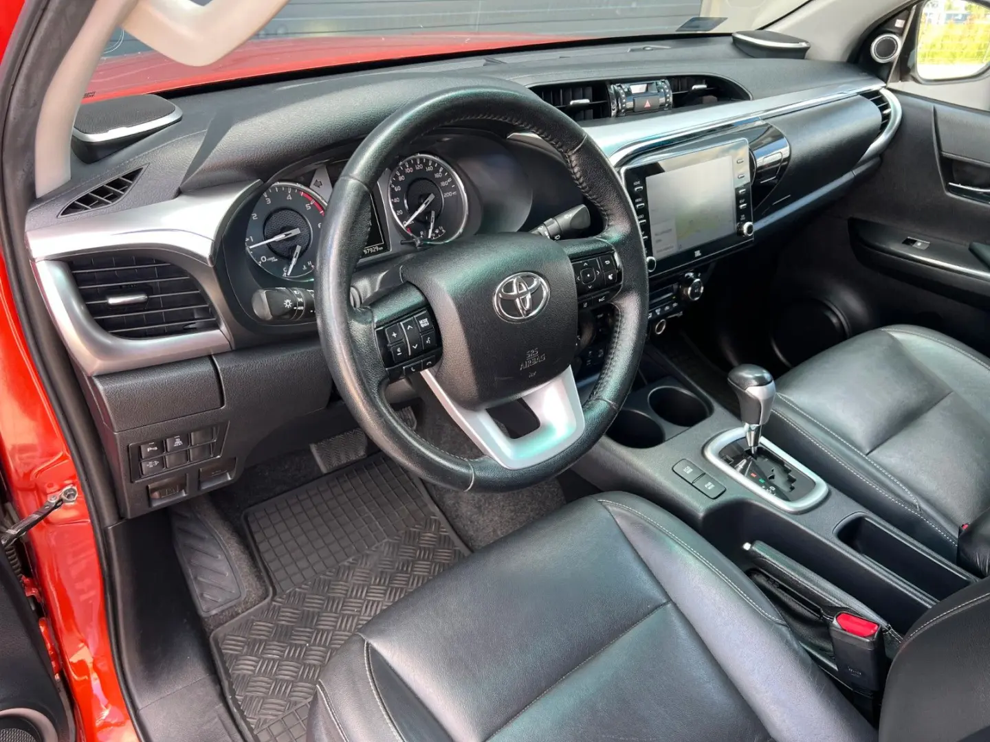 Hilux Executive VIP 2.8 D-4D 4X4  ROLL  AHK