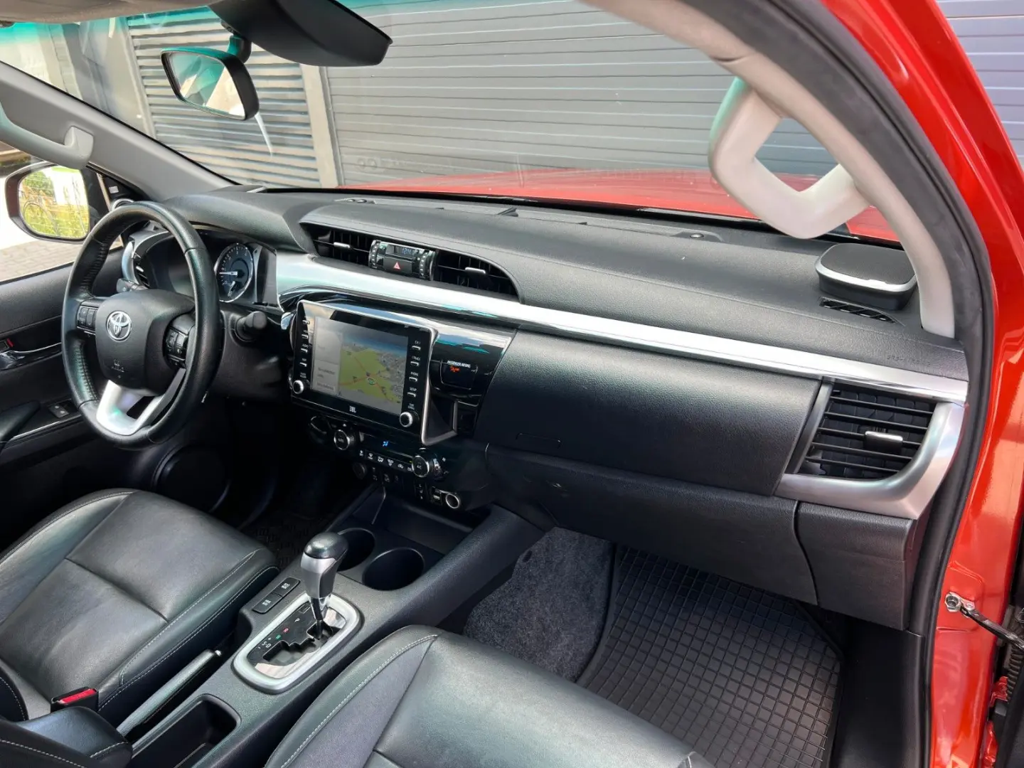 Hilux Executive VIP 2.8 D-4D 4X4  ROLL  AHK