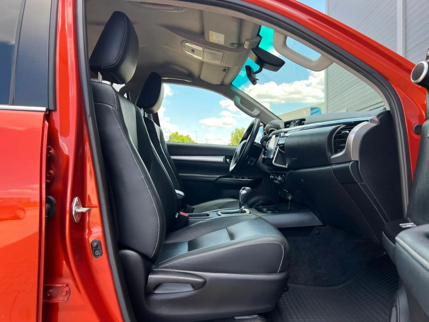 Hilux Executive VIP 2.8 D-4D 4X4  ROLL  AHK