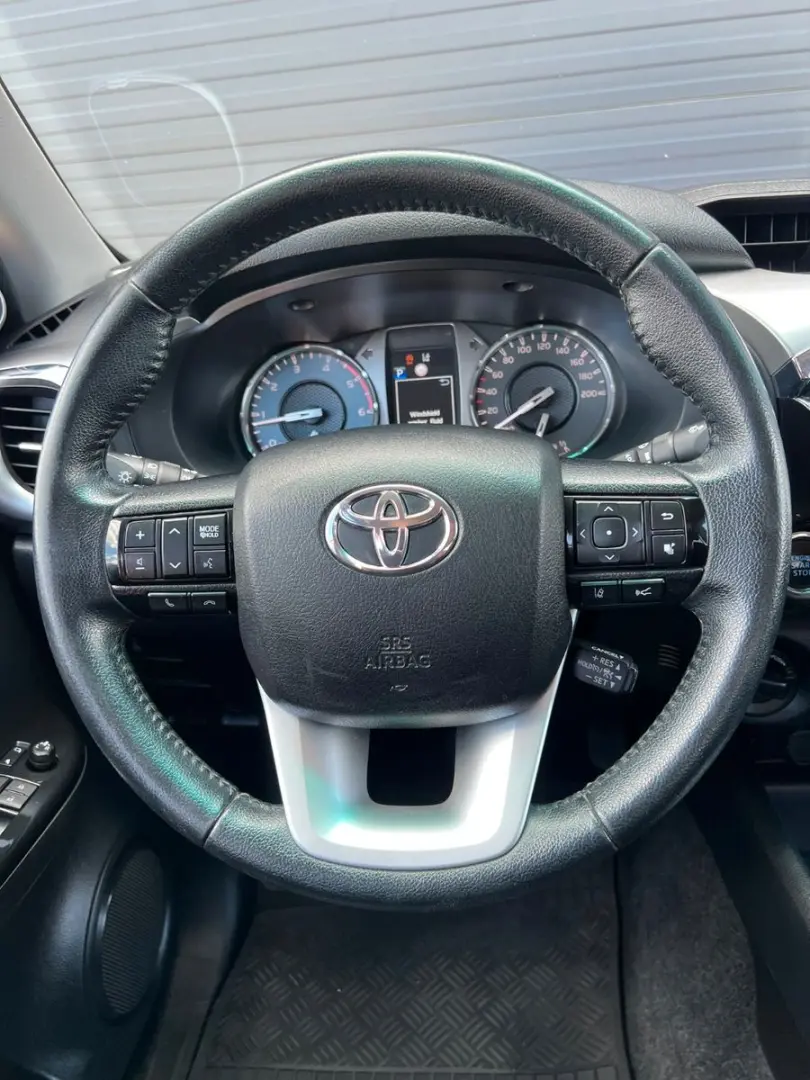 Hilux Executive VIP 2.8 D-4D 4X4  ROLL  AHK