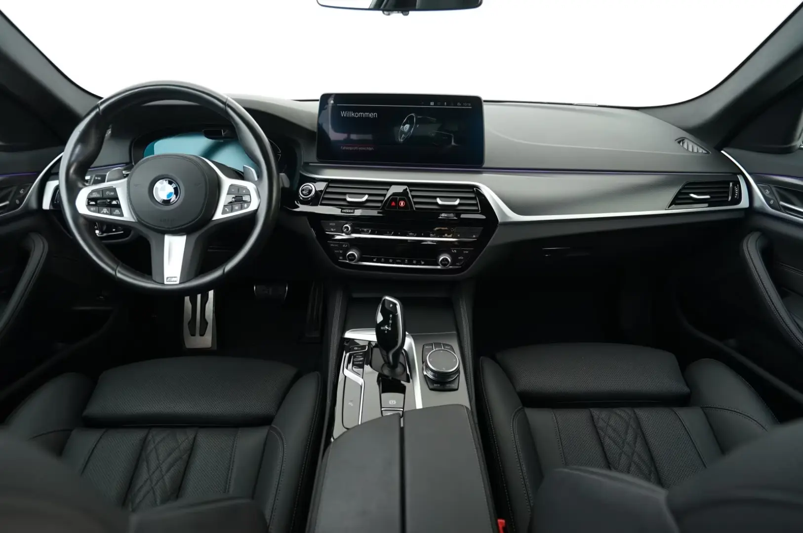 BMW 520 d xDrive Limuzină (M-Sport Navi