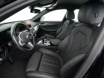 BMW 520 d xDrive Limuzină (M-Sport Navi