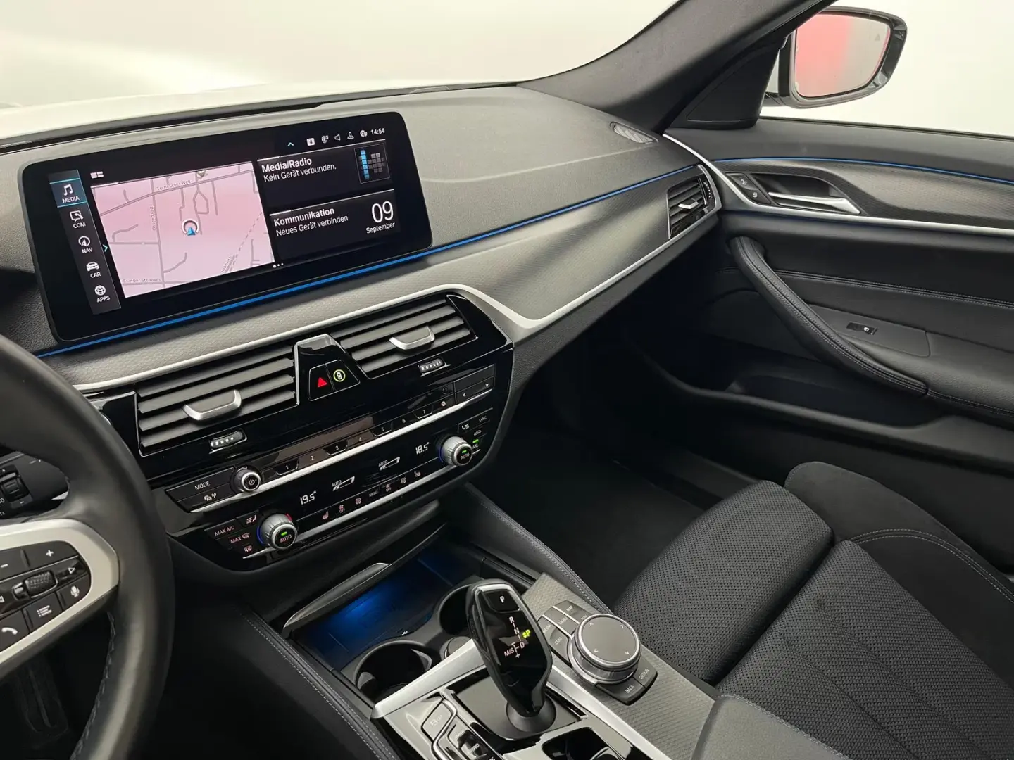 BMW 530 e pachet xDrive M LED AHK HuD