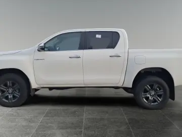 Toyota Hilux 2.8 Double Cab Comfort  Allrad Kamera Navi