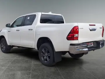 Toyota Hilux 2.8 Double Cab Comfort  Allrad Kamera Navi