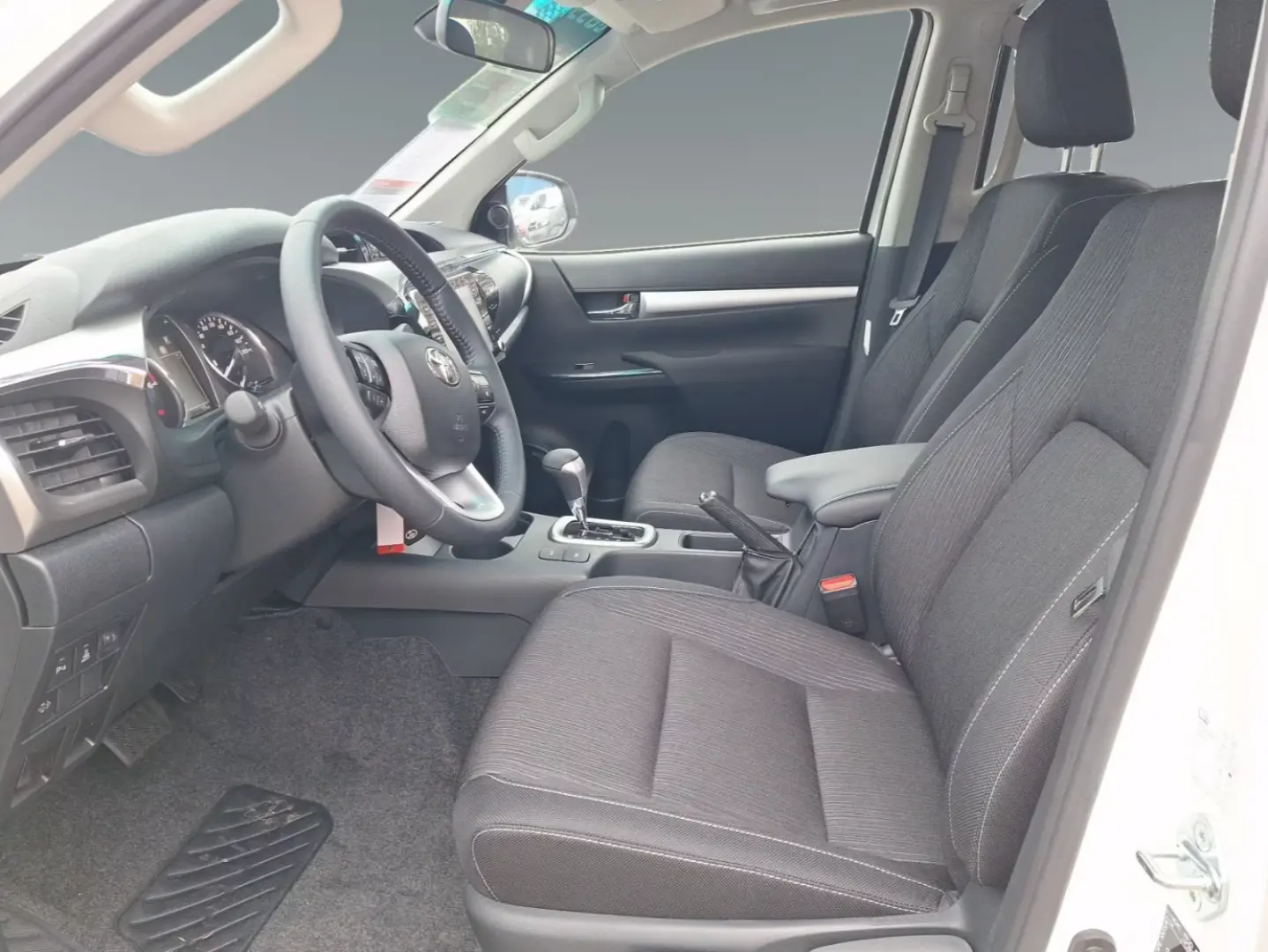 Toyota Hilux 2.8 Double Cab Comfort  Allrad Kamera Navi