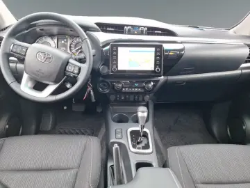 Toyota Hilux 2.8 Double Cab Comfort  Allrad Kamera Navi