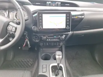 Toyota Hilux 2.8 Double Cab Comfort  Allrad Kamera Navi