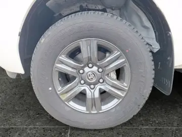 Toyota Hilux 2.8 Double Cab Comfort  Allrad Kamera Navi