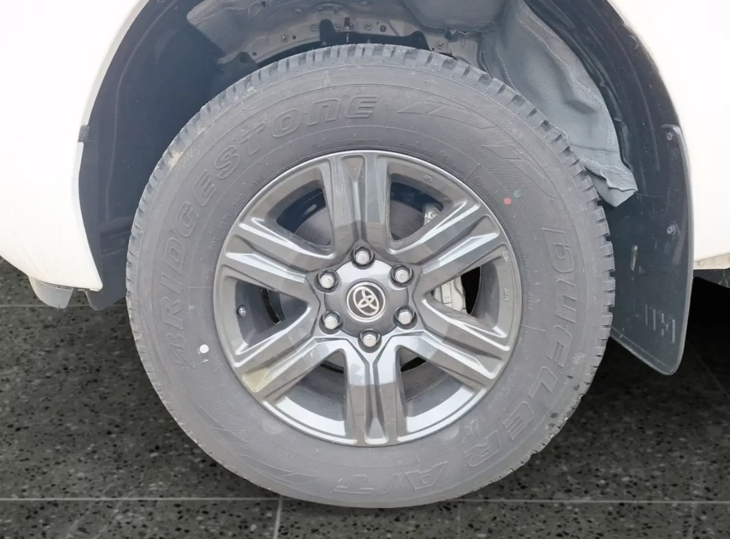 Toyota Hilux 2.8 Double Cab Comfort  Allrad Kamera Navi