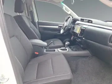 Toyota Hilux 2.8 Double Cab Comfort  Allrad Kamera Navi