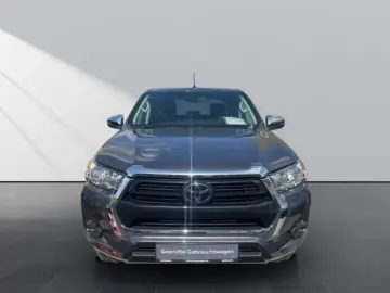 Toyota Hilux 2.8 Double Cab 4x4 Navi Safety Sense