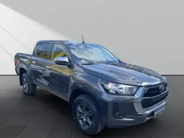 Toyota Hilux 2.8 Double Cab 4x4 Navi Safety Sense