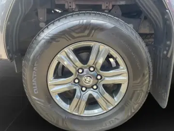 Toyota Hilux 2.8 Double Cab 4x4 Navi Safety Sense