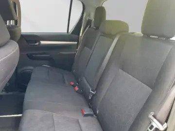 Toyota Hilux 2.8 Double Cab 4x4 Navi Safety Sense