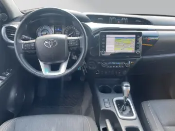 Toyota Hilux 2.8 Double Cab 4x4 Navi Safety Sense
