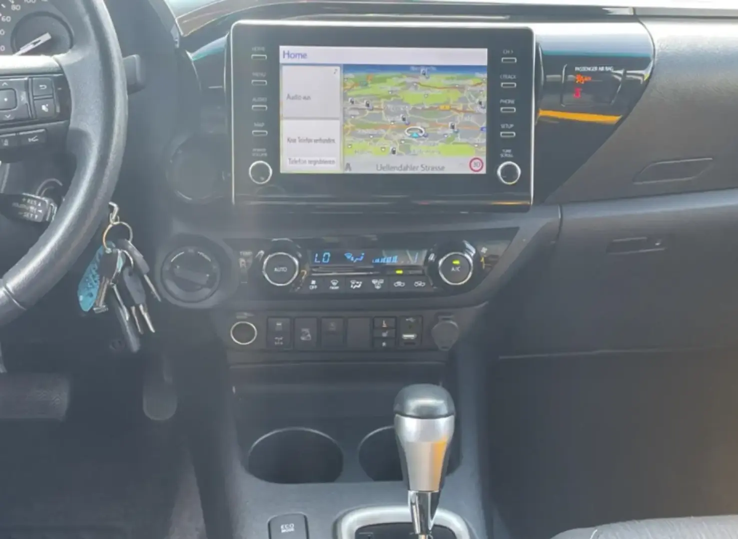 Toyota Hilux 2.8 Double Cab 4x4 Navi Safety Sense