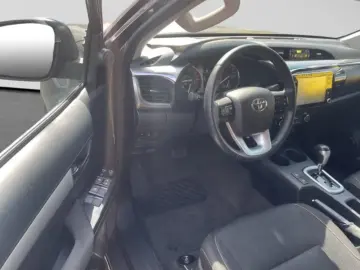Toyota Hilux 2.8 Double Cab 4x4 Navi Safety Sense