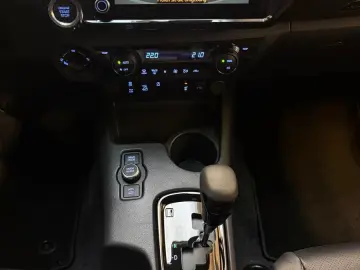 Toyota Hilux DOUBLE CAB INVINCIBLE-MILD HYB