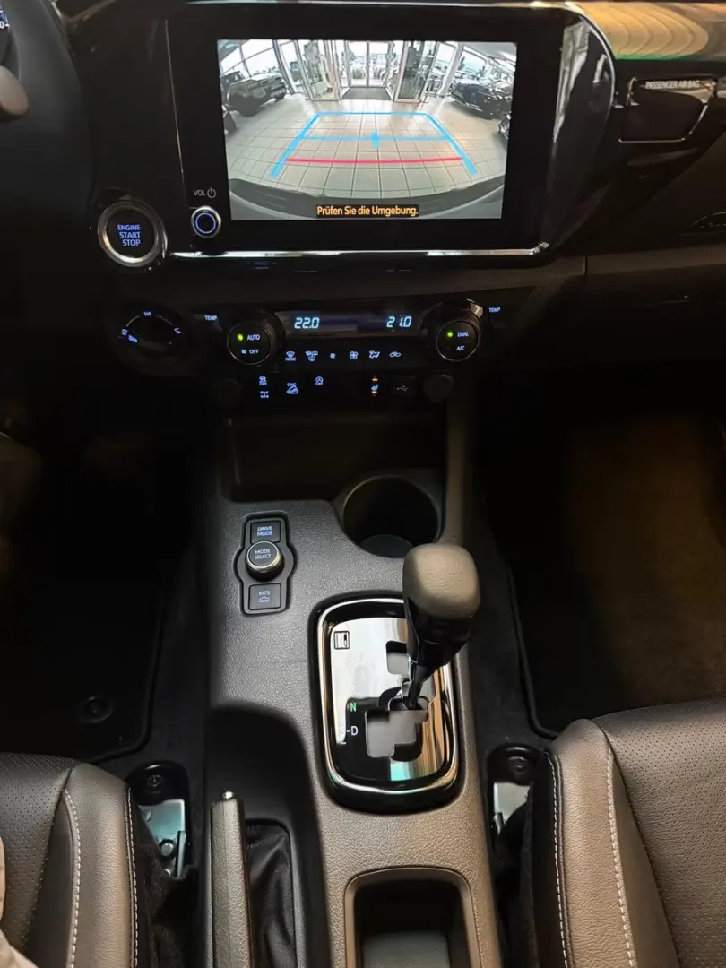 Toyota Hilux DOUBLE CAB INVINCIBLE-MILD HYB