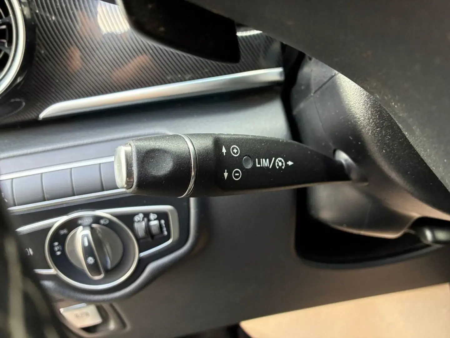 V220d RISE LANG 2.0CDI 8-SITZE AHK PARK-PAKET 17