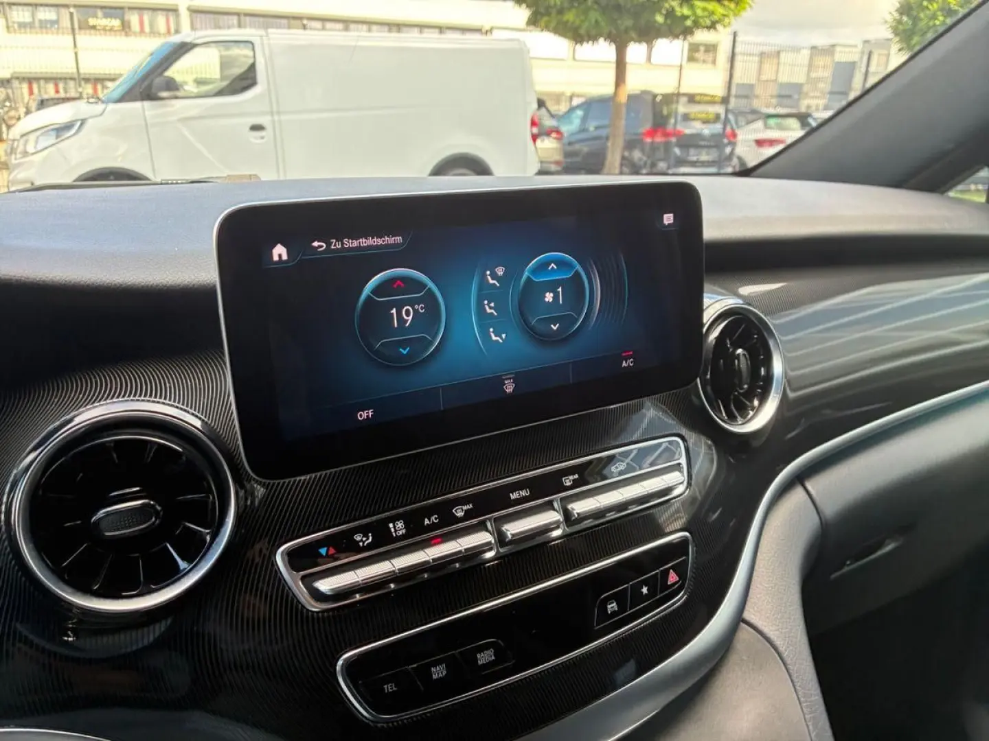 V220d RISE LANG 2.0CDI 8-SITZE AHK PARK-PAKET 17