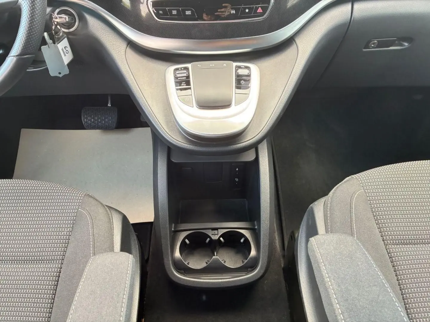 V220d RISE LANG 2.0CDI 8-SITZE AHK PARK-PAKET 17