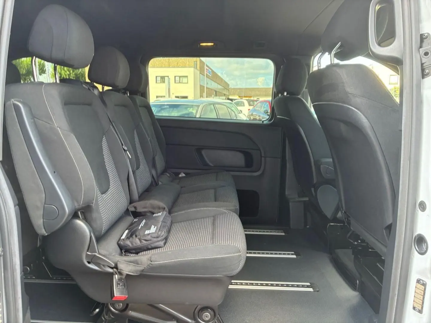 V220d RISE LANG 2.0CDI 8-SITZE AHK PARK-PAKET 17
