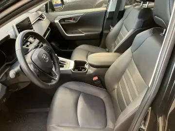 RAV 4 2.5 Hybrid Business Edition