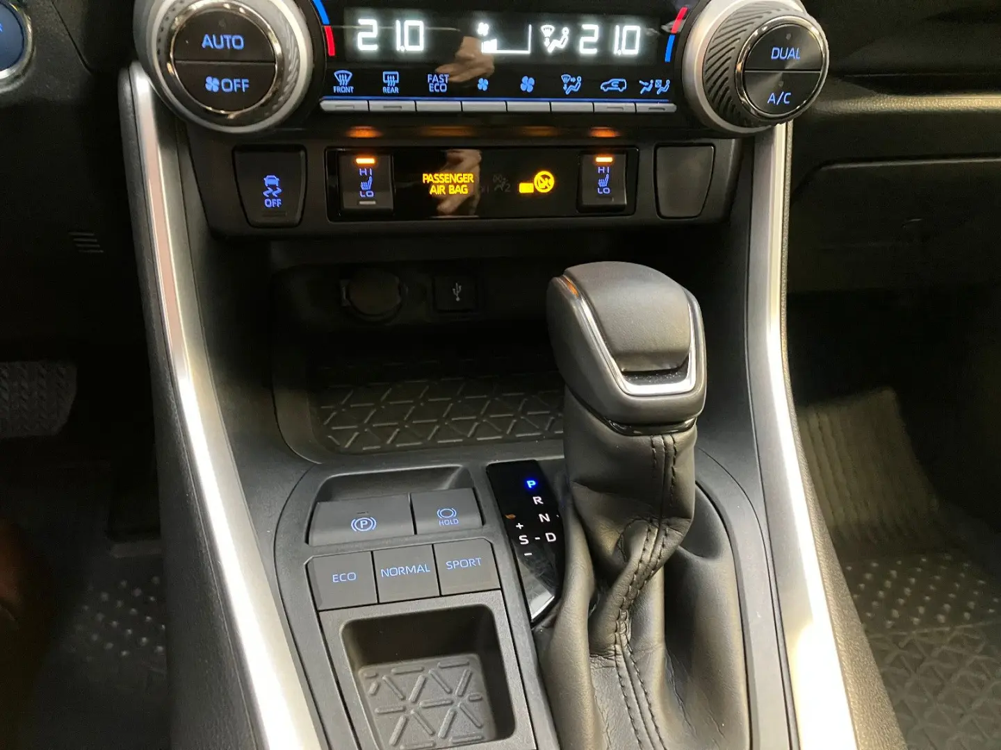 RAV 4 2.5 Hybrid Business Edition