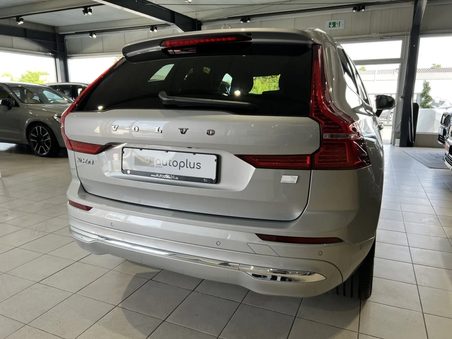 XC60 T6 Plus Bright Recharge AWD Tailored Wool