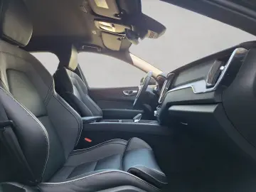 XC60 B4 B Plus Dark AHK  NAVI  KAMERA  SHZ