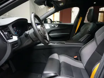 XC60 T8 Polestar B&W Pano 360  Leder HuD 22´