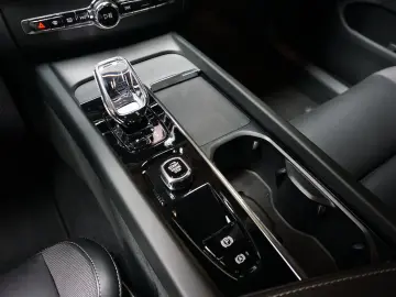 XC60 T8 Polestar B&W Pano 360  Leder HuD 22´