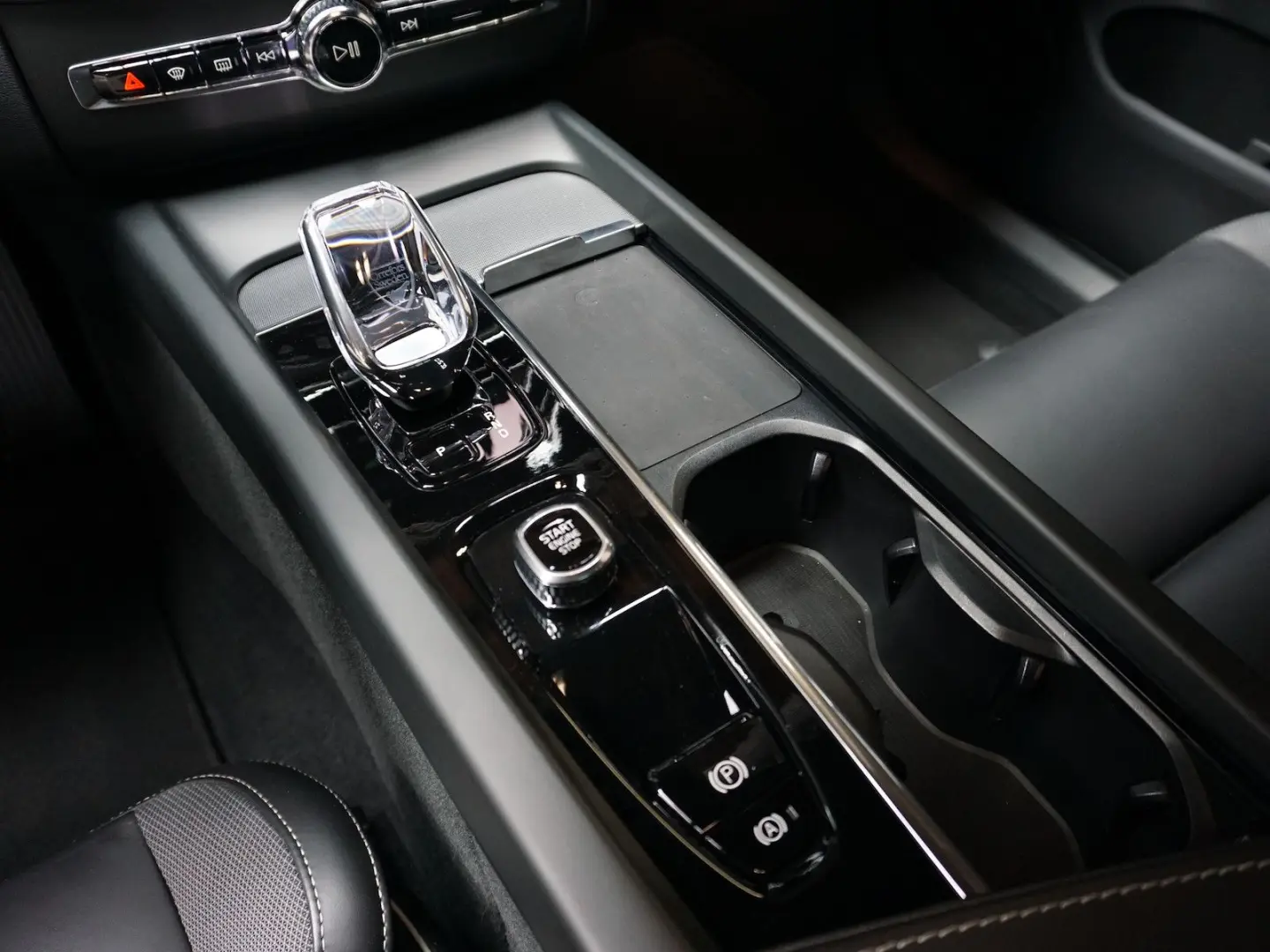 XC60 T8 Polestar B&W Pano 360  Leder HuD 22´