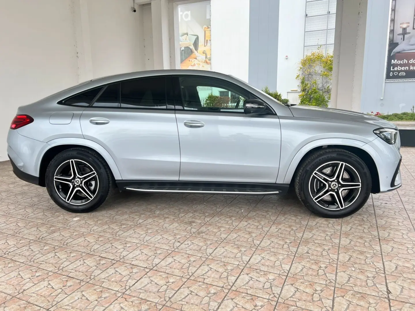 GLE 400 e 4M AMG Line Pano-Dach Distronic Kamera