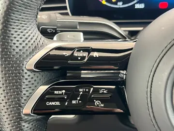 GLE 400 e 4M AMG Line Pano-Dach Distronic Kamera