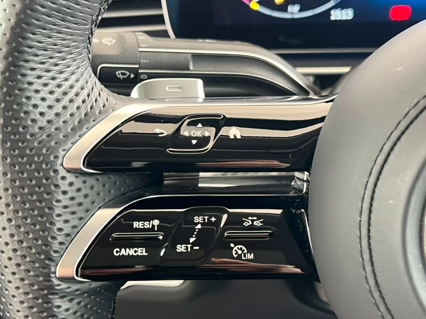 GLE 400 e 4M AMG Line Pano-Dach Distronic Kamera