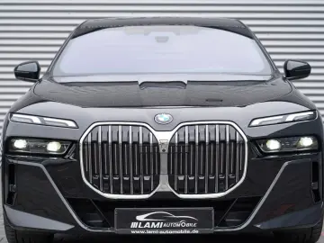 740d xDrive M Sport SKYLOUNGE ICONIC 360 HUD B&W