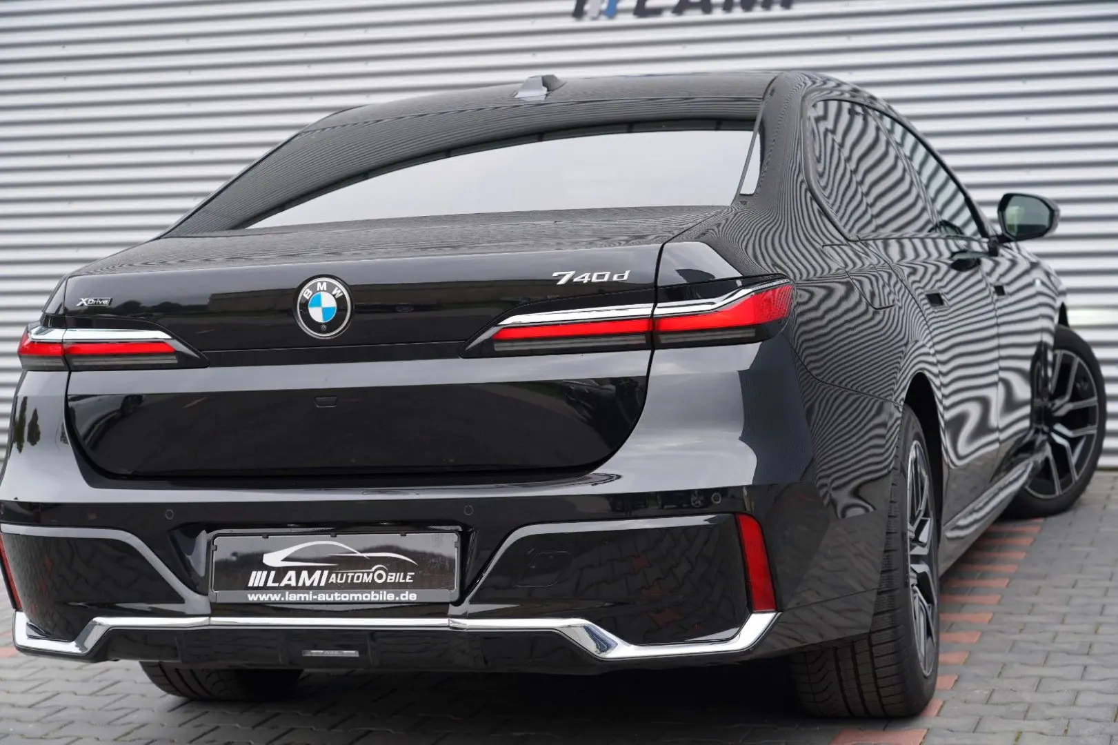 740d xDrive M Sport SKYLOUNGE ICONIC 360 HUD B&W